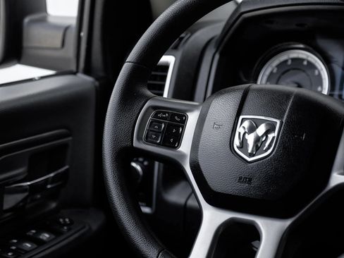 Used 2022 RAM 1500 Classic SLT RWD image 24