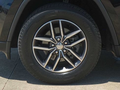 Used 2018 Jeep Grand Cherokee Laredo RWD image 7