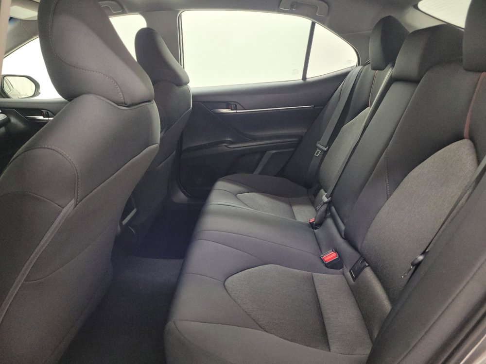 Used 2020 Toyota Camry LE FWD image 18