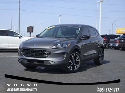Used 2022 Ford Escape SE w/ SE Sport Appearance Package