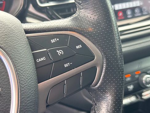 Used 2022 Dodge Durango SXT w/ Anodized Platinum Package RWD image 30