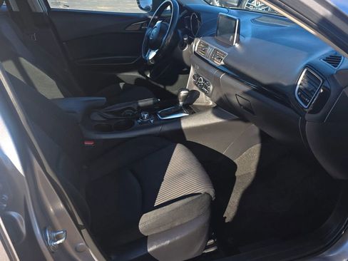 Used 2016 MAZDA MAZDA3 i Touring image 11