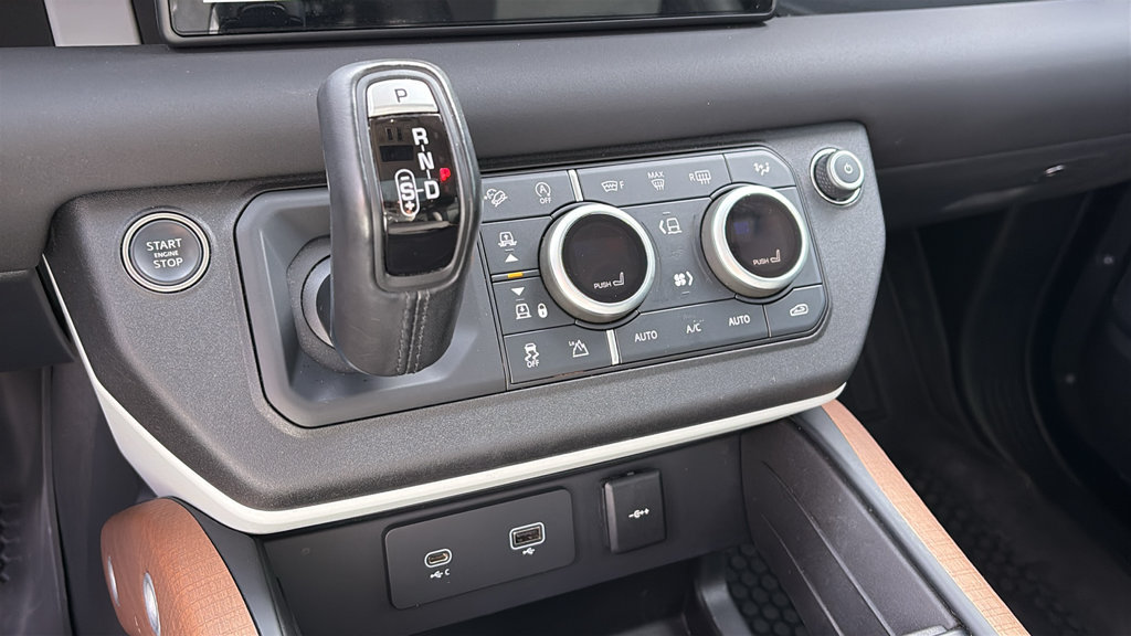 Certified 2024 Land Rover Defender 110 S AWD/4WD image 20