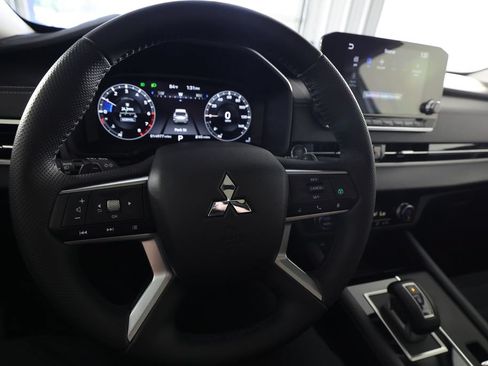 Used 2024 Mitsubishi Outlander SE FWD image 21