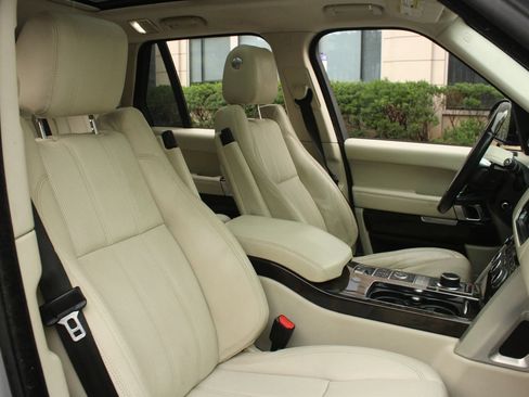 Used 2014 Land Rover Range Rover HSE AWD/4WD image 25