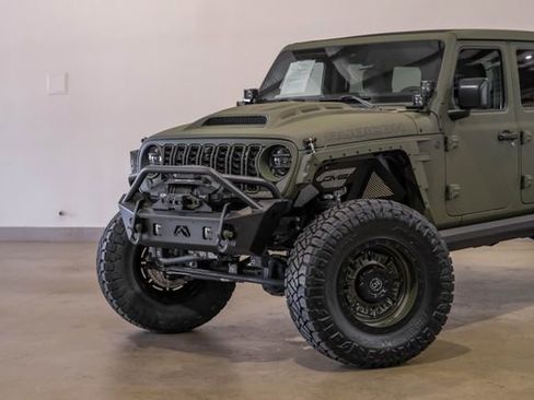 Used 2024 Jeep Wrangler Unlimited Rubicon w/ Technology Group image 18