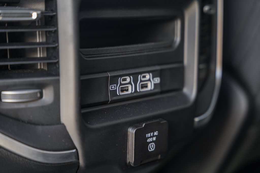 Used 2025 RAM 1500 Big Horn AWD/4WD image 38