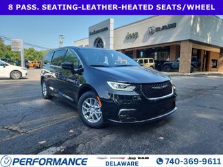 New 2026 Chrysler Pacifica Select image 1