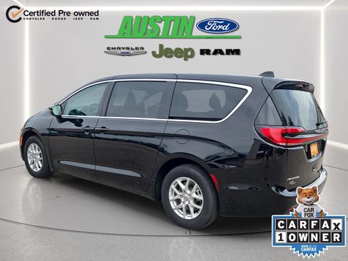 Certified 2024 Chrysler Pacifica Touring-L FWD image 3