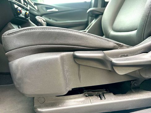 Used 2024 Buick Encore GX Sport Touring image 14