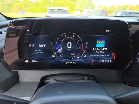Used 2025 Chevrolet Traverse LT FWD image 38