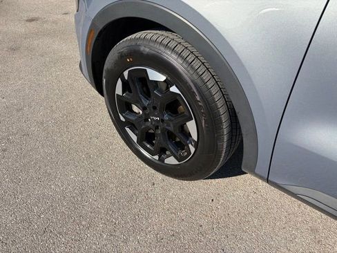 Used 2024 Kia Sorento S image 21