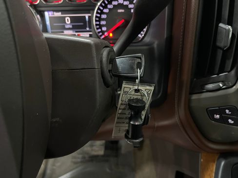 Used 2016 Chevrolet Silverado 1500 High Country image 19