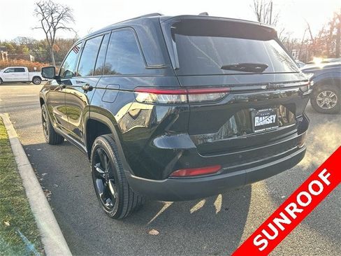 Certified 2022 Jeep Grand Cherokee Altitude image 6