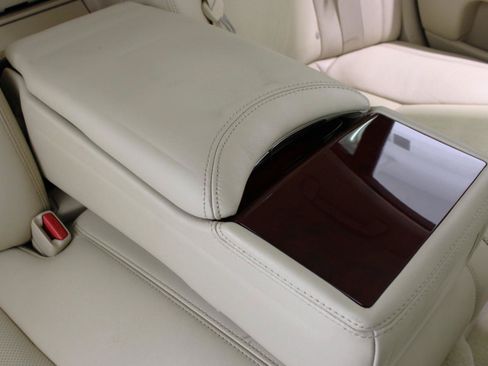 Used 2012 Lexus LS 460 w/ Comfort Pkg RWD image 44