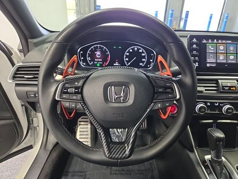 Used 2018 Honda Accord Sport image 12