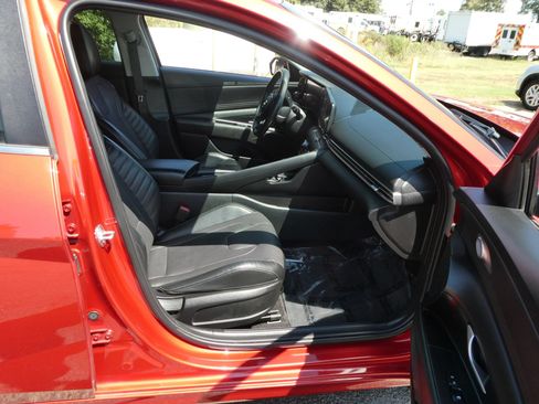 Used 2021 Hyundai Elantra Limited w/ Cargo Package FWD image 28