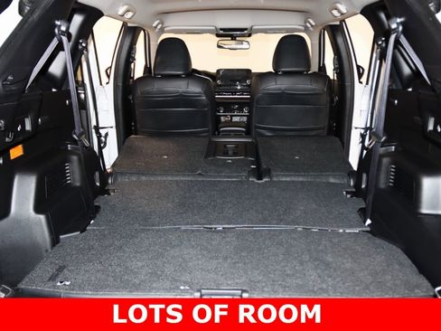 Used 2024 Mitsubishi Outlander 4WD Plug-In Hybrid image 24