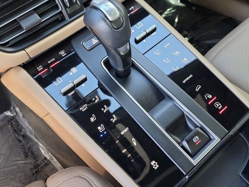 Used 2022 Porsche Macan S image 30