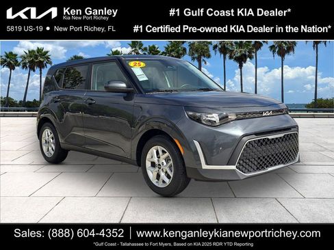 Certified 2025 Kia Soul LX image 1