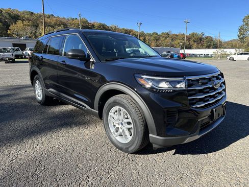 New 2026 Ford Explorer Active image 2