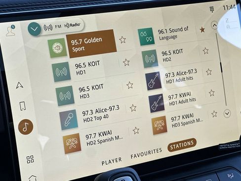 New 2026 Land Rover Defender 110 S image 18