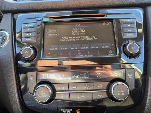 Used 2020 Nissan Rogue SV image 19