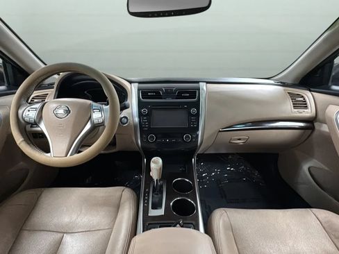 Used 2015 Nissan Altima 2.5 SL w/ Technology Package FWD image 9