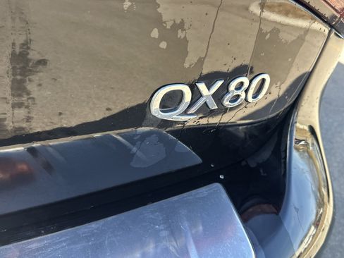 Used 2016 INFINITI QX80 Luxe w/ 22" Wheel Package image 10