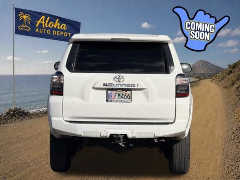 Used 2022 Toyota 4Runner SR5 RWD image 4