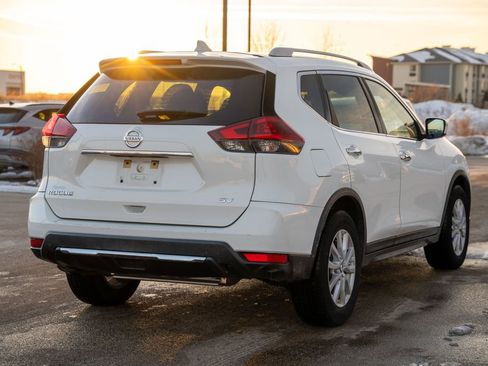 Used 2018 Nissan Rogue SV image 7
