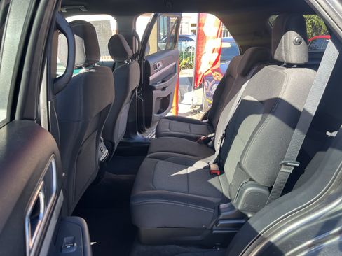 Used 2017 Ford Explorer XLT w/ Equipment Group 201A image 25