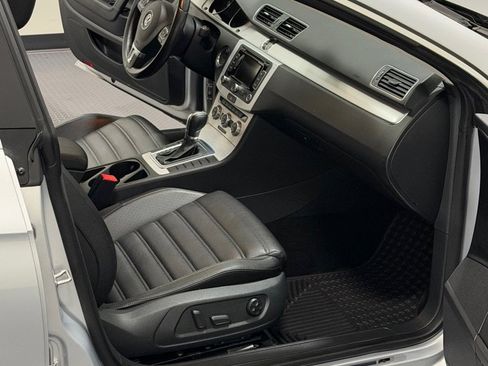 Used 2015 Volkswagen CC R-Line image 11