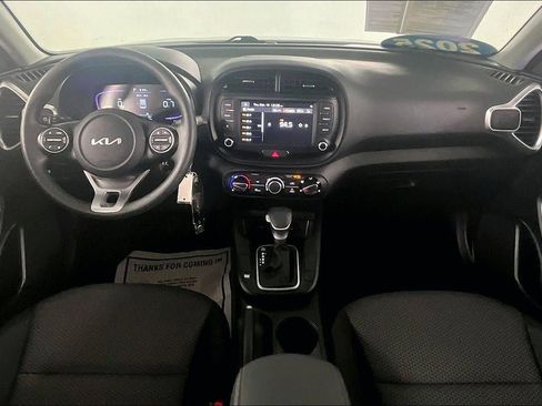 Used 2025 Kia Soul LX FWD image 6