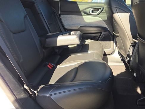 Used 2022 Jeep Compass Latitude w/ Sun and Sound Group image 9