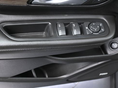 Used 2023 GMC Terrain Denali w/ Black Diamond Edition image 17