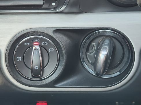 Used 2015 Porsche 911 Carrera 4S image 22