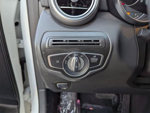 Used 2021 Mercedes-Benz GLC 300 image 25