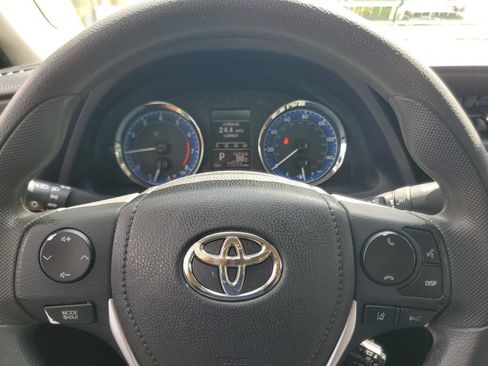 Used 2017 Toyota Corolla LE FWD image 17