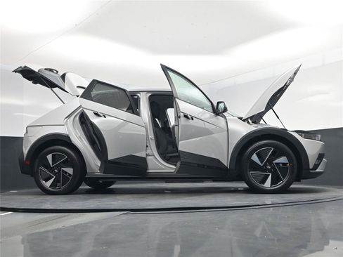 New 2026 Hyundai Ioniq 5 SE image 21
