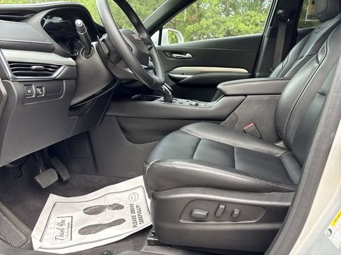 Used 2020 Cadillac XT4 Premium Luxury AWD/4WD image 12