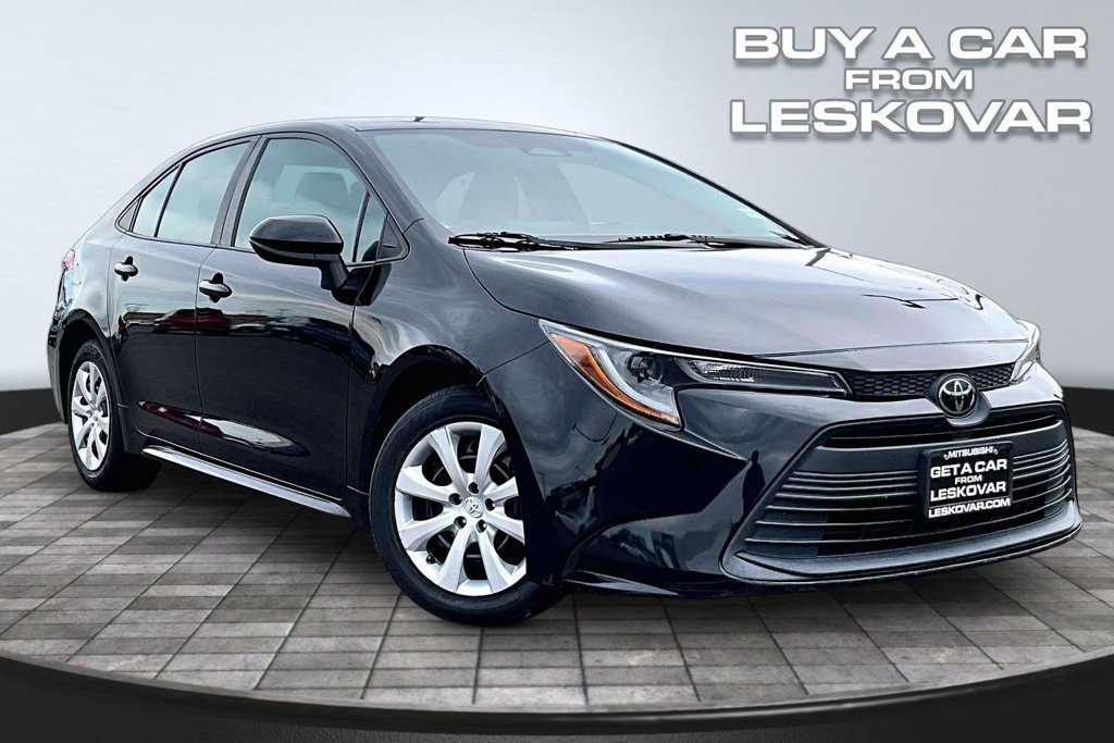 Used 2024 Toyota Corolla LE FWD image 1