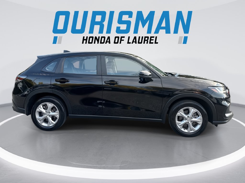 Used 2023 Honda HR-V LX image 9
