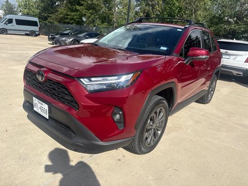 Used 2025 Toyota RAV4 XLE Premium AWD/4WD image 8