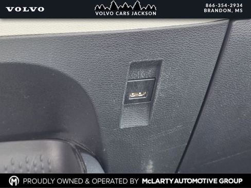 Used 2022 Toyota Corolla LE FWD image 19
