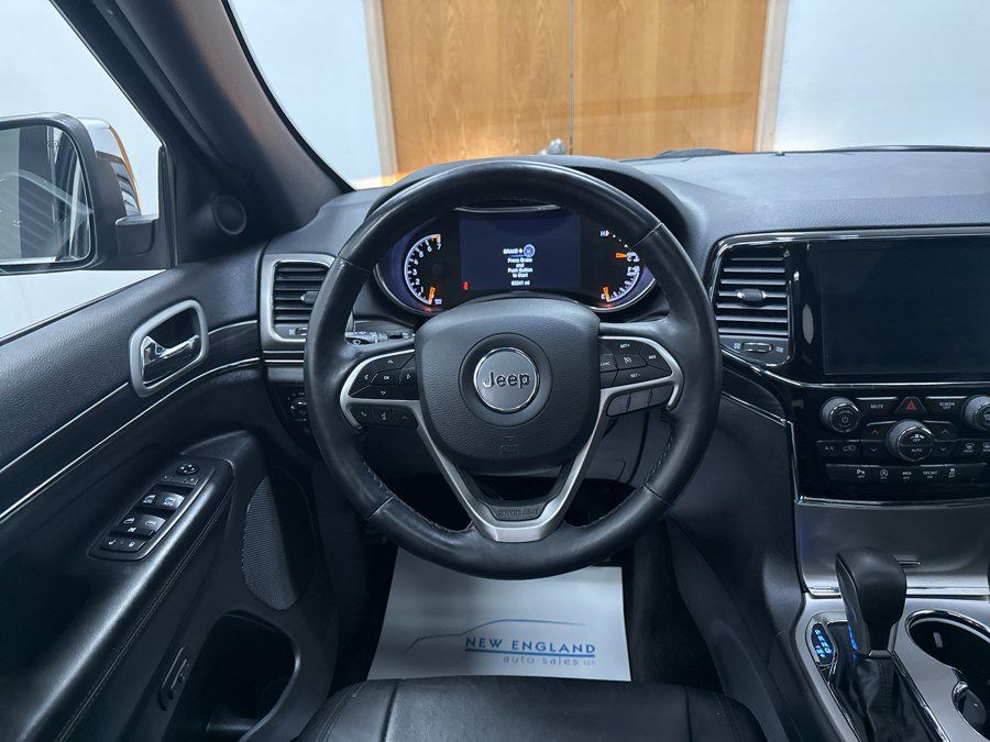 Used 2018 Jeep Grand Cherokee Laredo AWD/4WD image 6