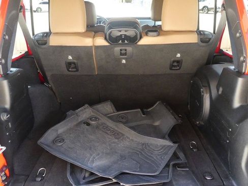 Used 2020 Jeep Wrangler Unlimited Rubicon AWD/4WD image 32