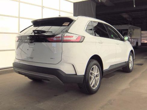 Used 2023 Ford Edge SEL w/ Convenience Package AWD/4WD image 3