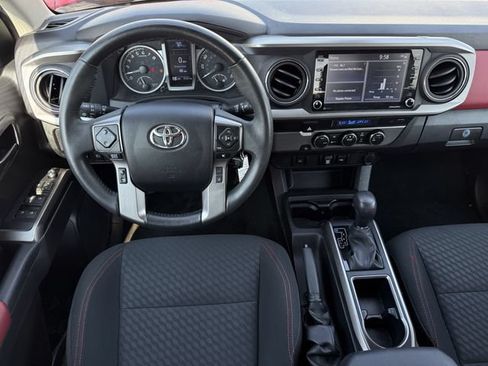 Used 2022 Toyota Tacoma SR5 RWD image 13