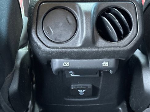 Used 2023 Jeep Wrangler Unlimited Rubicon 4xe image 13